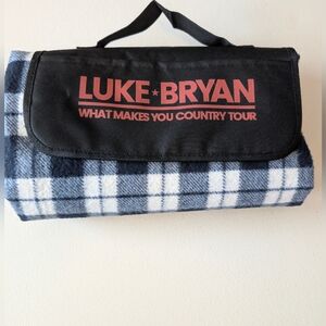Luke Bryan "What Makes You Country" tour blue & white plaid outdoor blanket